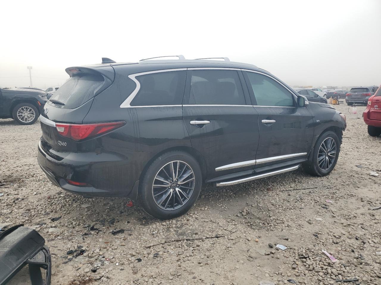 2017 Infiniti QX60 - Image 3