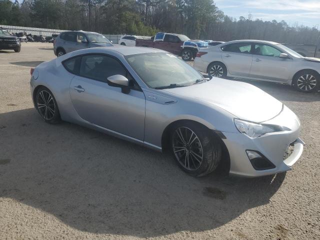  TOYOTA SCION 2015 Сріблястий