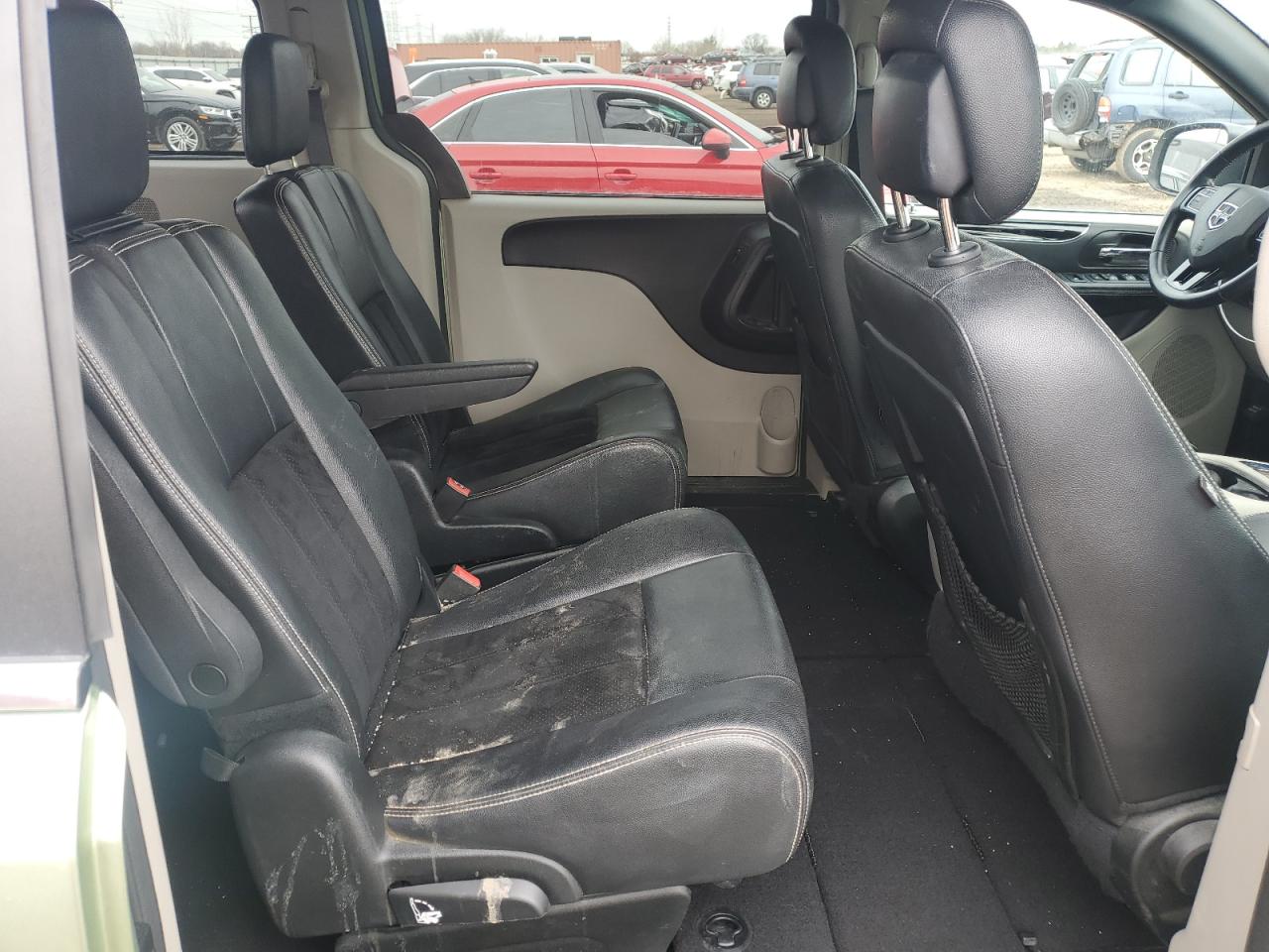 2018 Dodge Caravan - Image 11