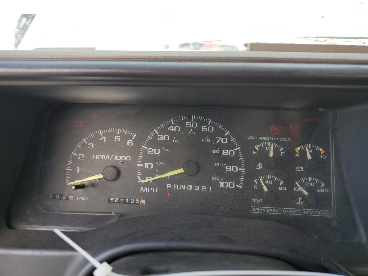 1999 GMC Suburban - Image 9