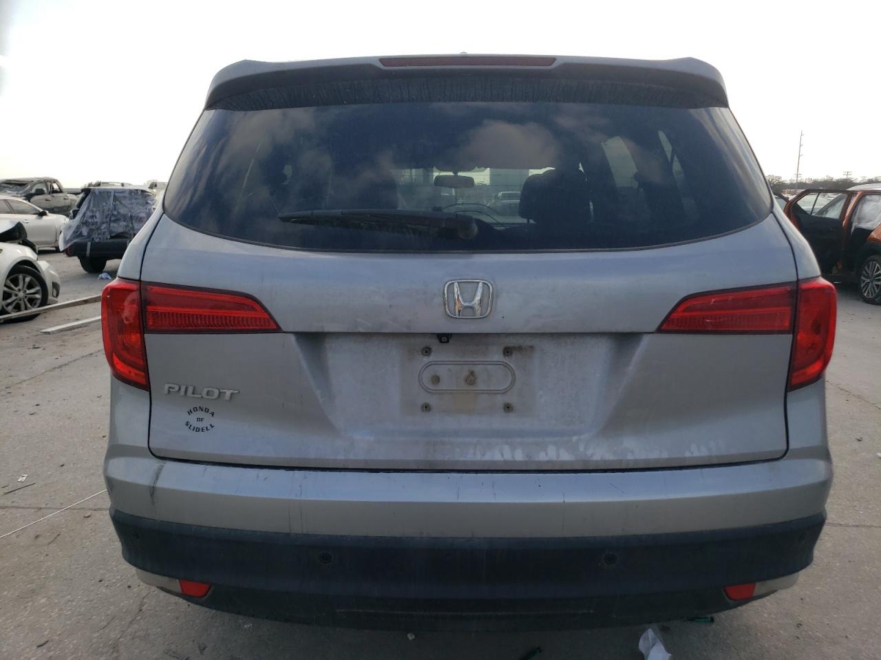 2017 Honda Pilot - Image 6