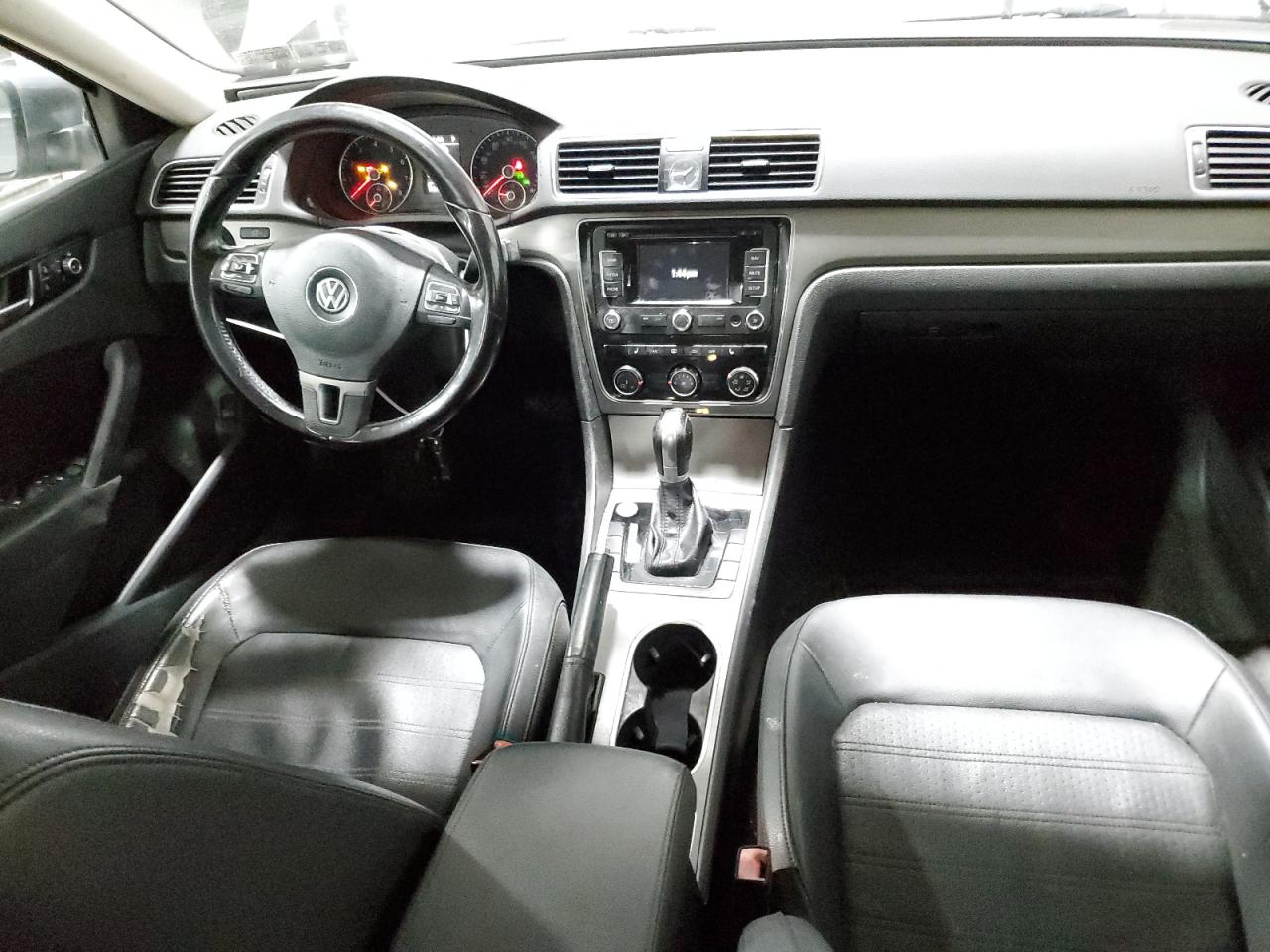 2015 Volkswagen Passat - Image 8
