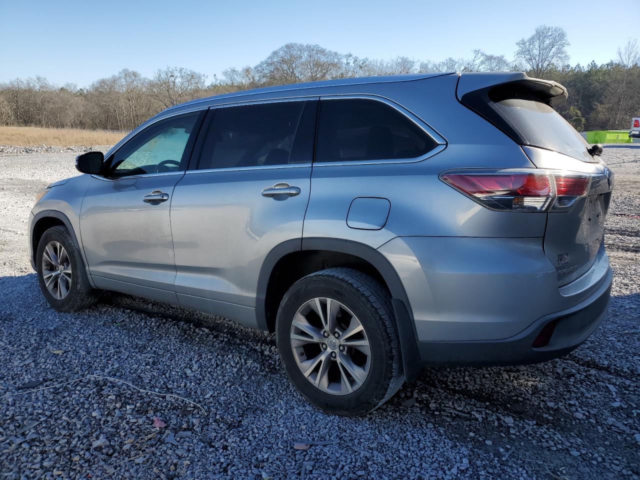 2015 Toyota Highlander - Image 2