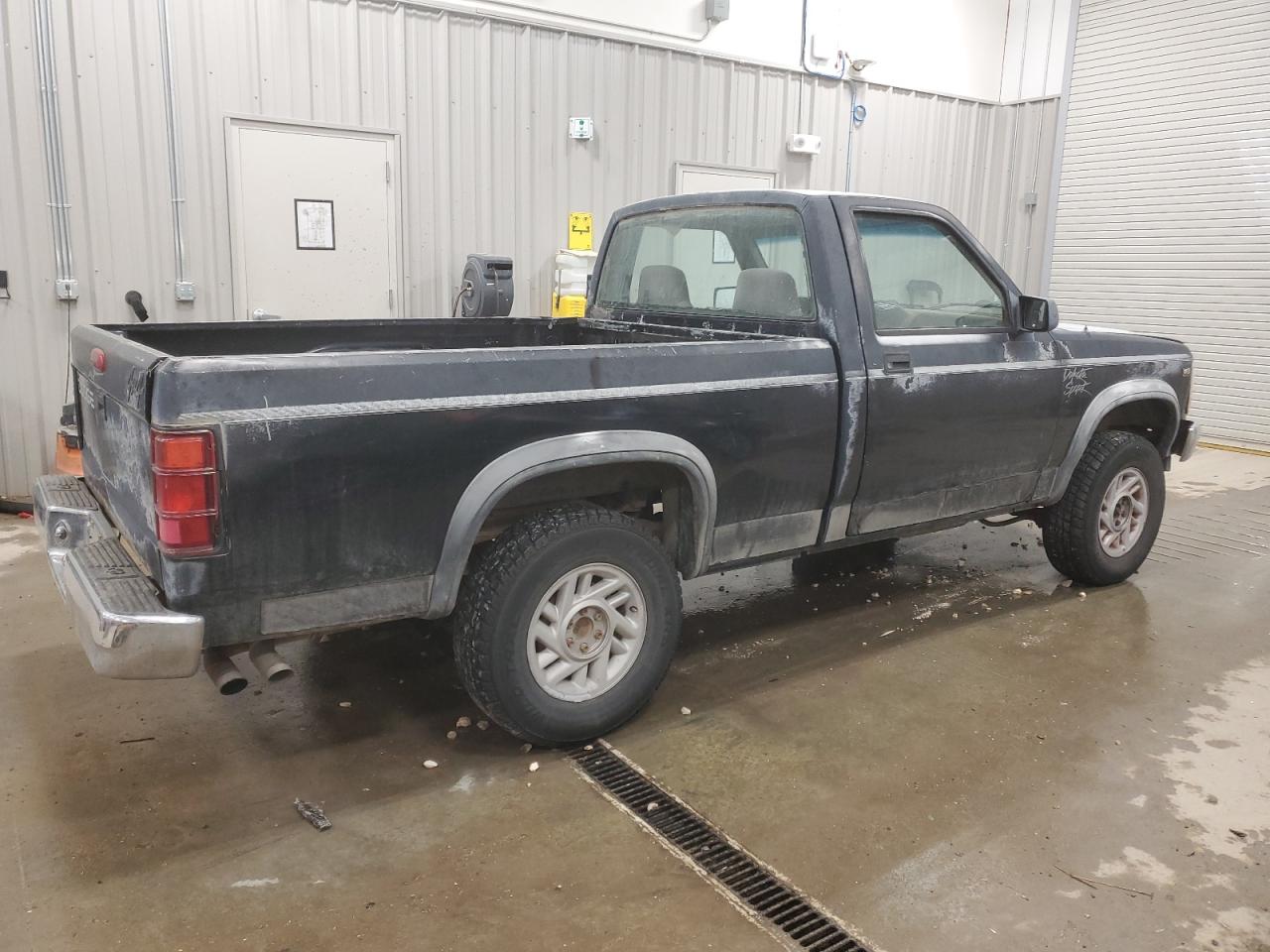 1995 Dodge Dakota - Image 3