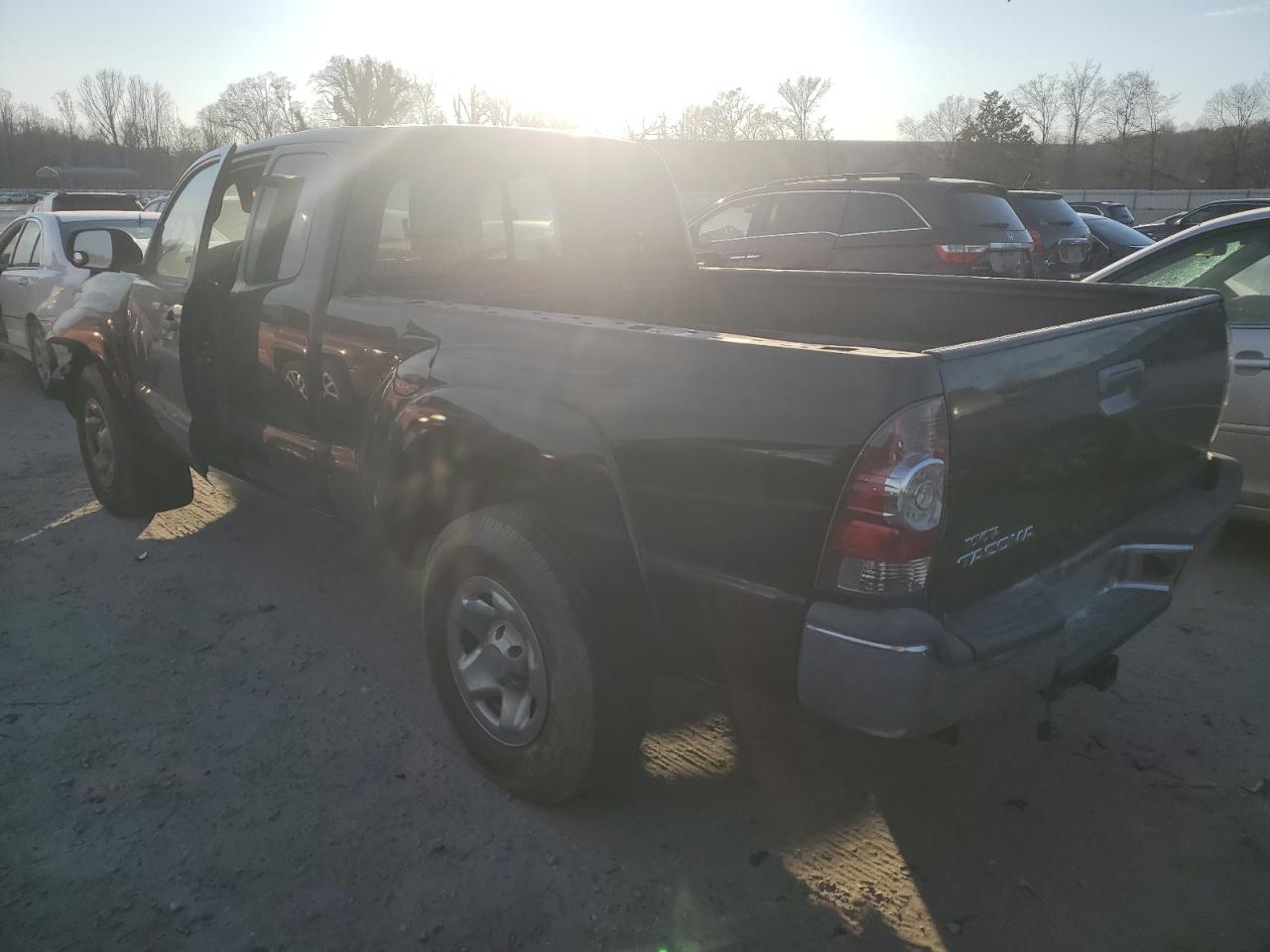 2013 Toyota Tacoma - Image 2