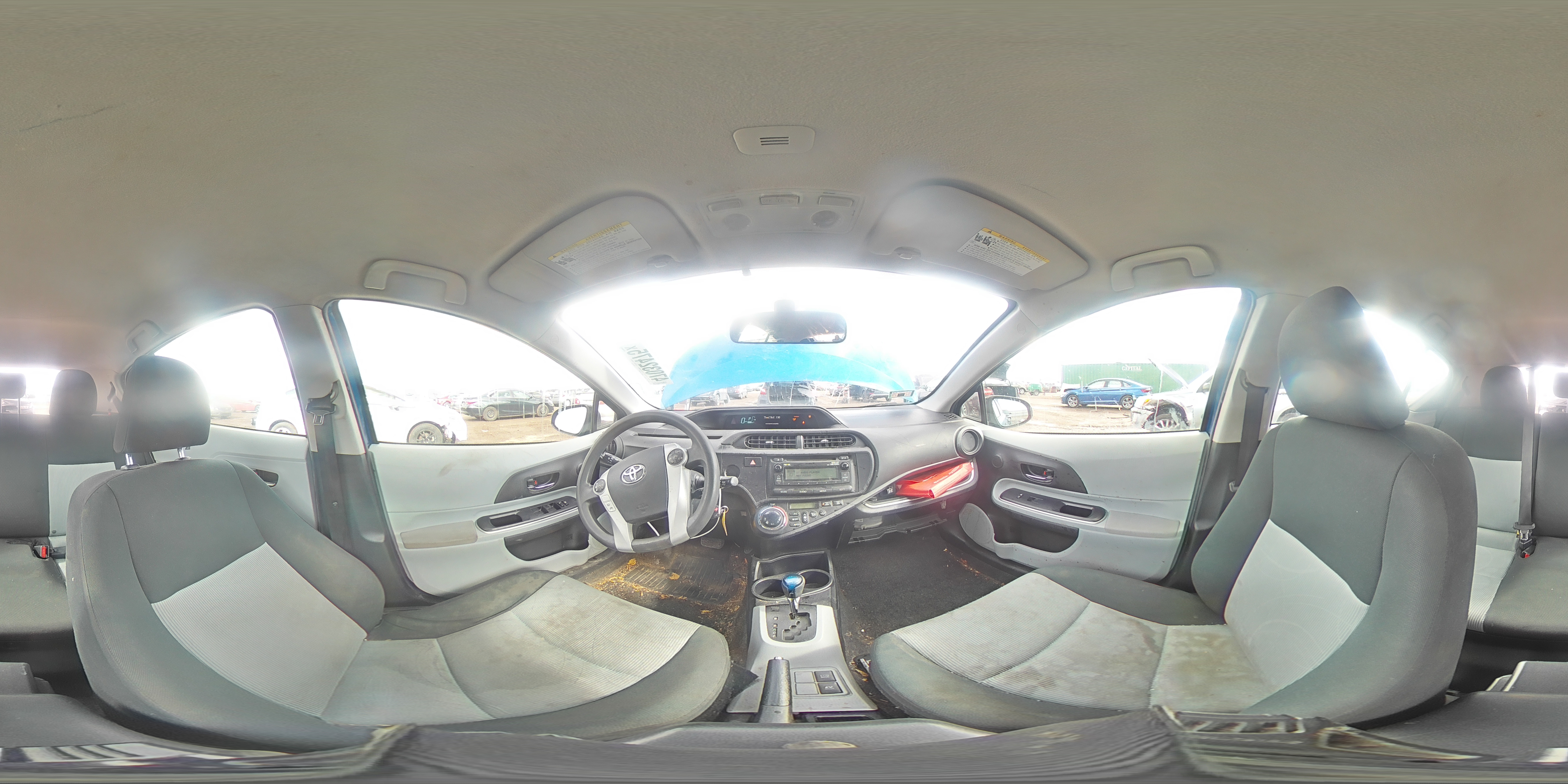 2014 Toyota Prius - Image 12