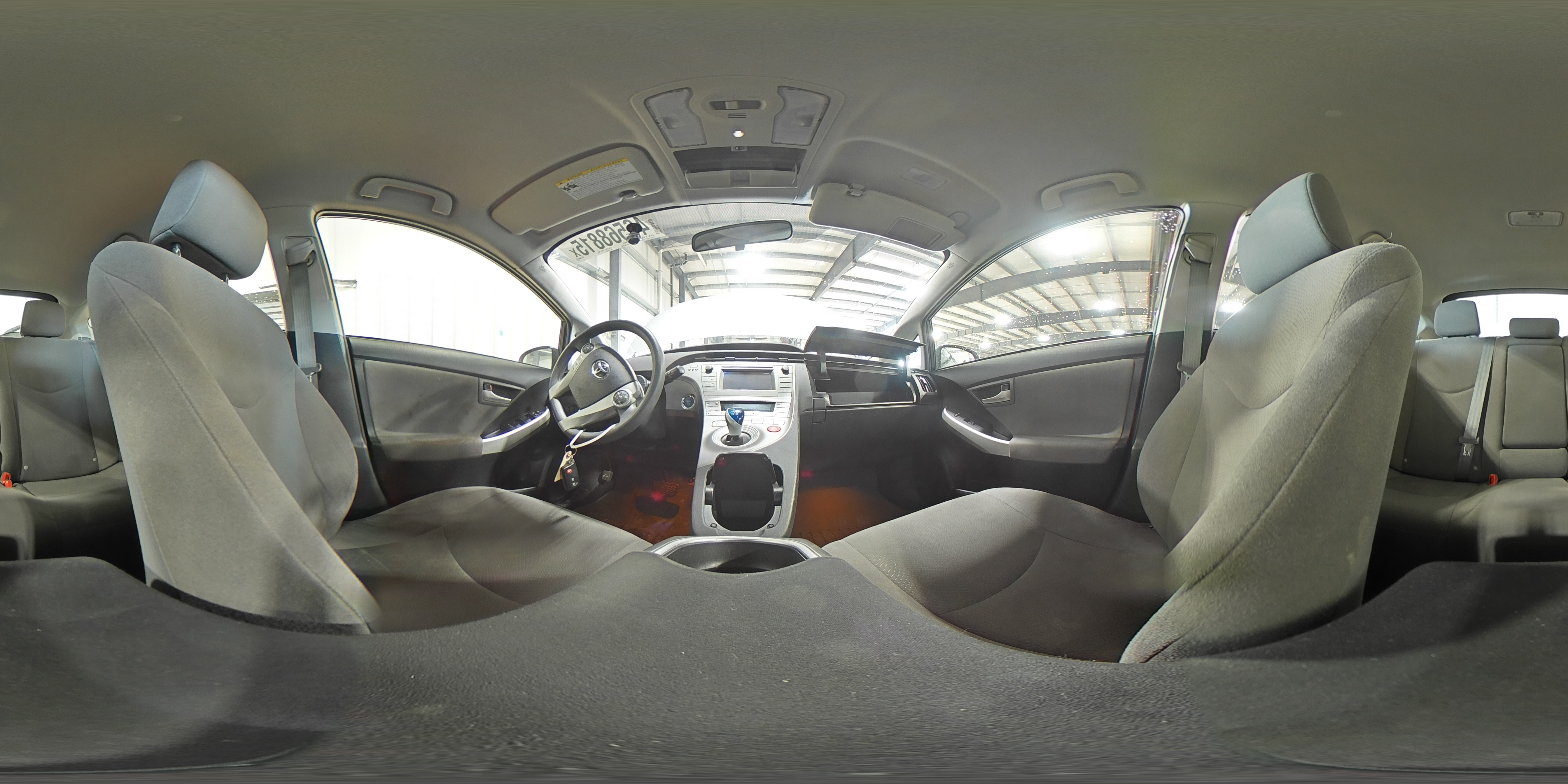 2014 Toyota Prius - Image 15