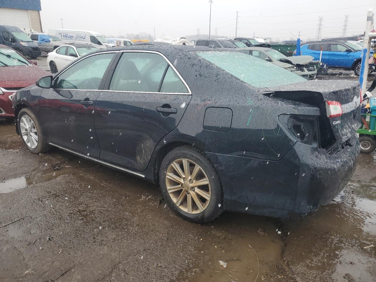 2014 Toyota Camry - Image 2