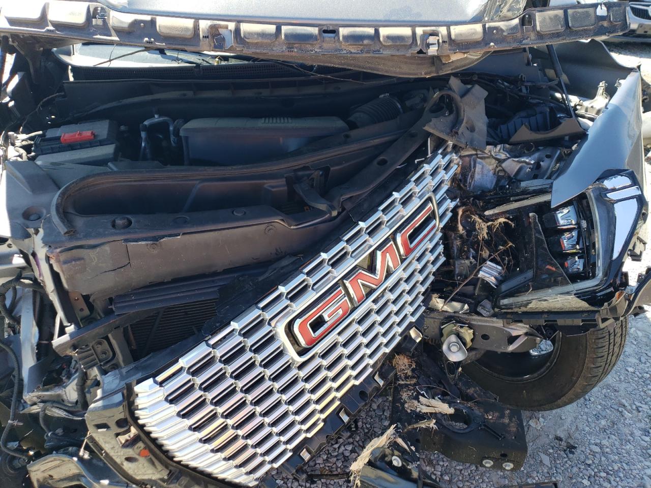 2021 GMC Yukon - Image 12