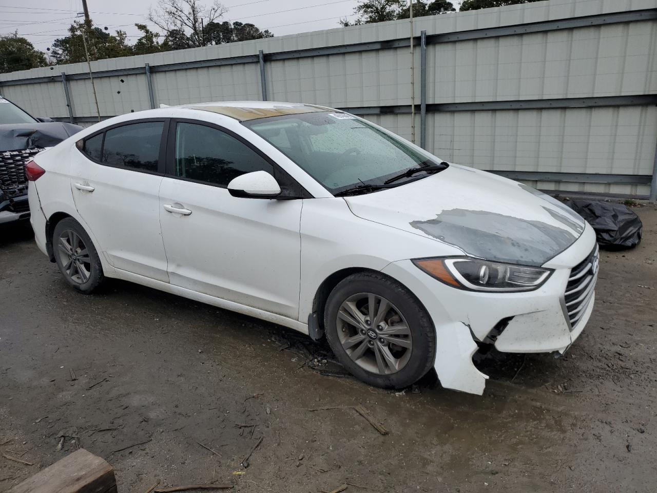 2018 Hyundai Elantra - Image 4
