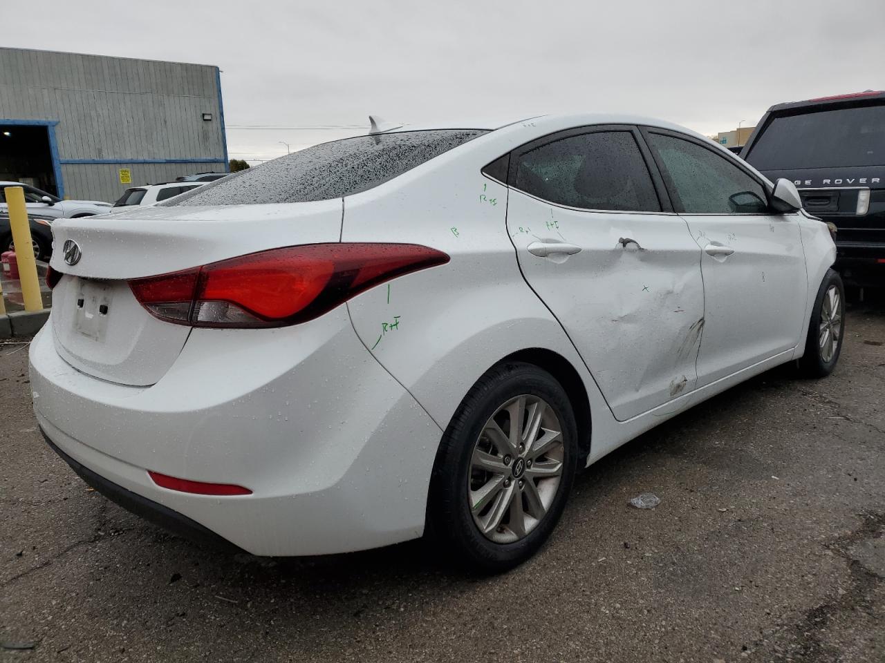 2015 Hyundai Elantra - Image 3