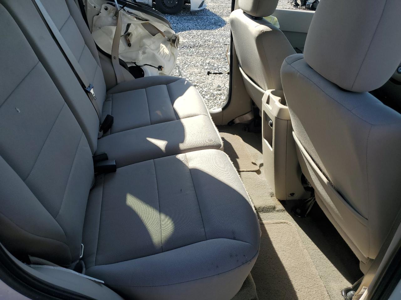 2010 Ford Escape - Image 11