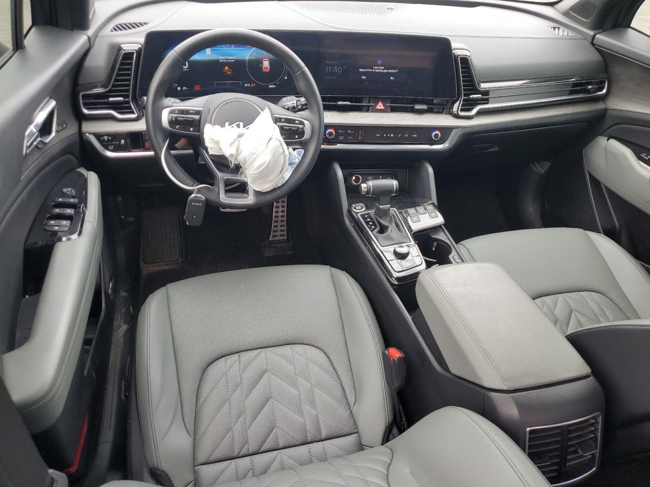 2024 Kia Sportage - Image 8