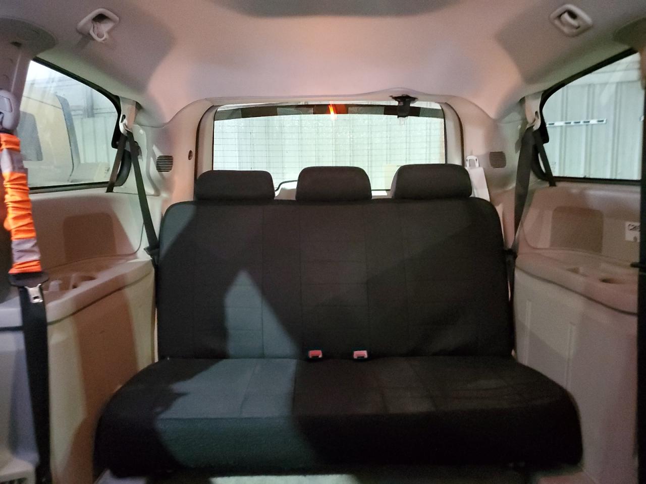 2016 Dodge Caravan - Image 10
