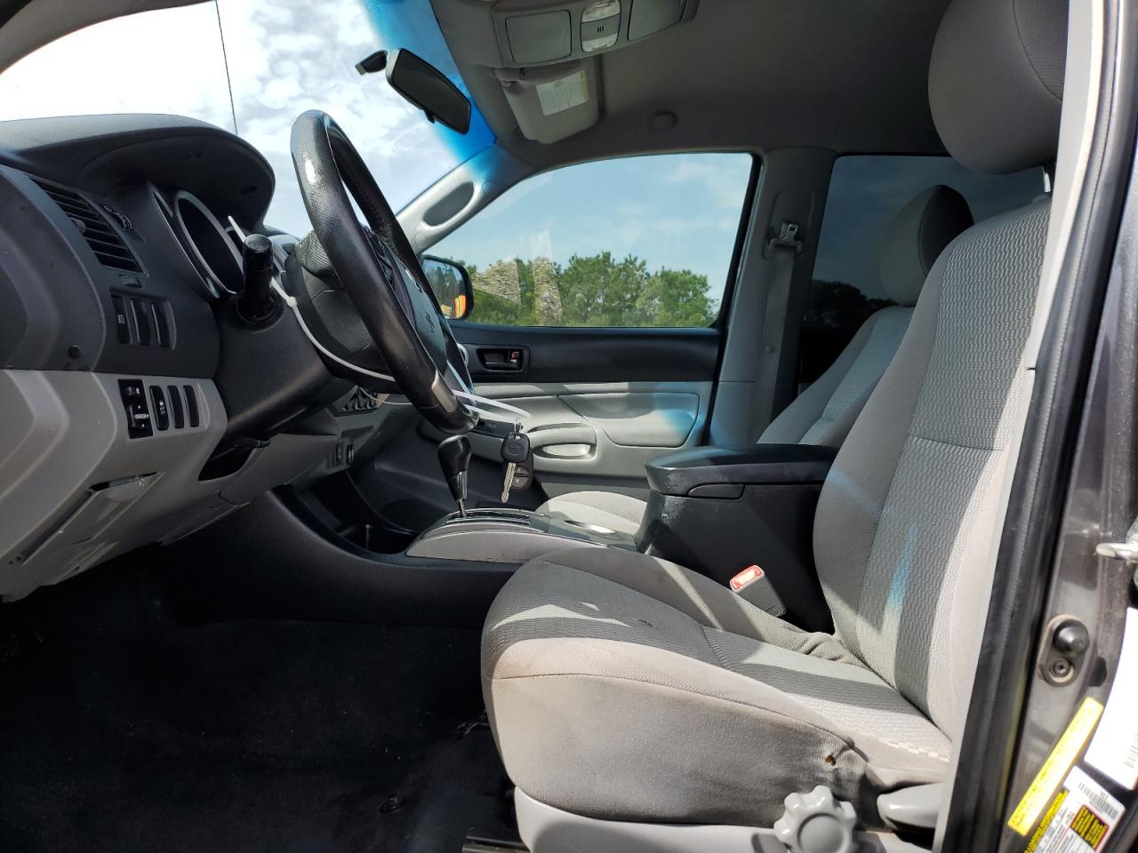 2015 Toyota Tacoma - Image 7