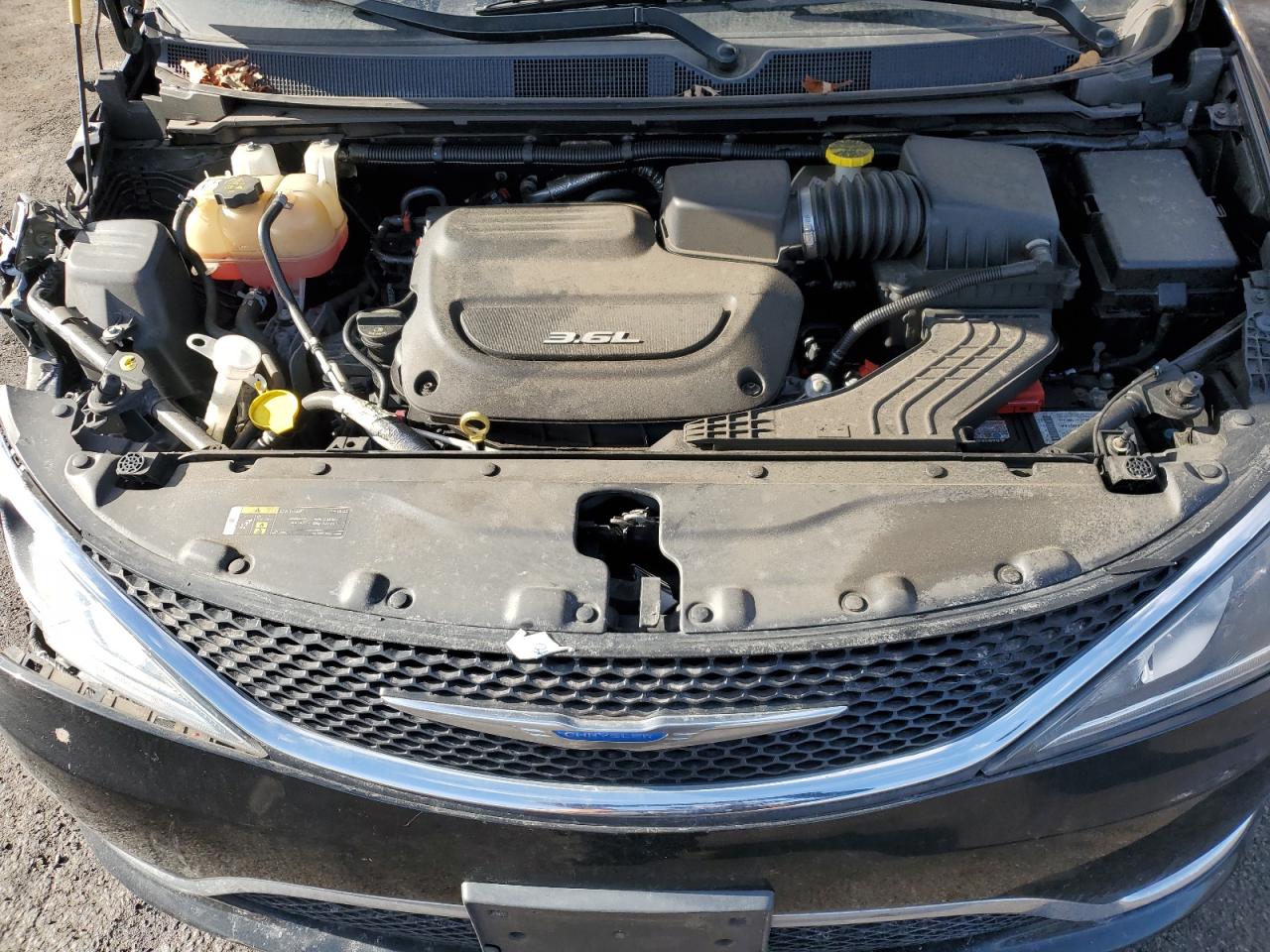 2018 Chrysler Pacifica - Image 14