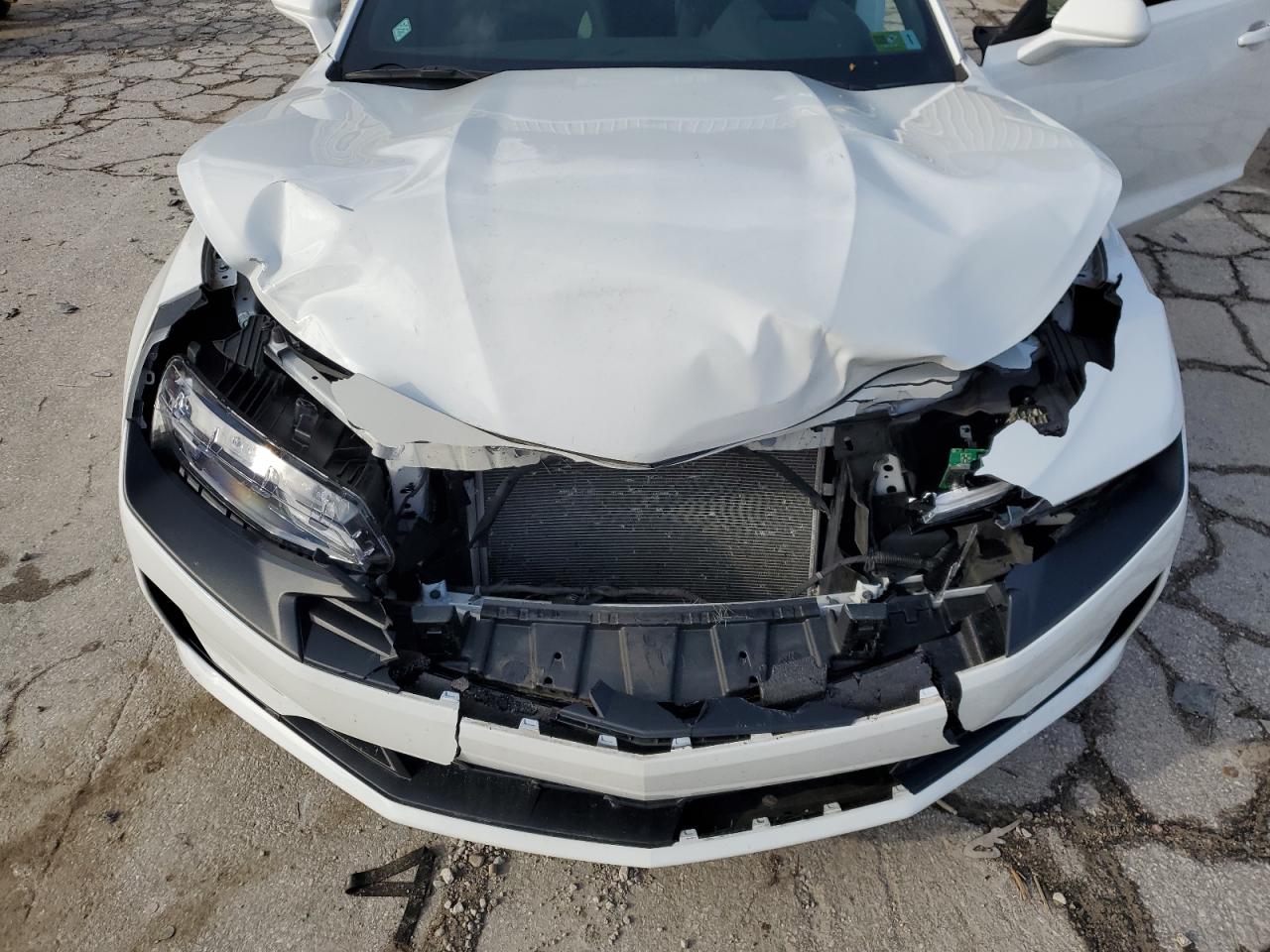 2019 Chevrolet Camaro - Image 13