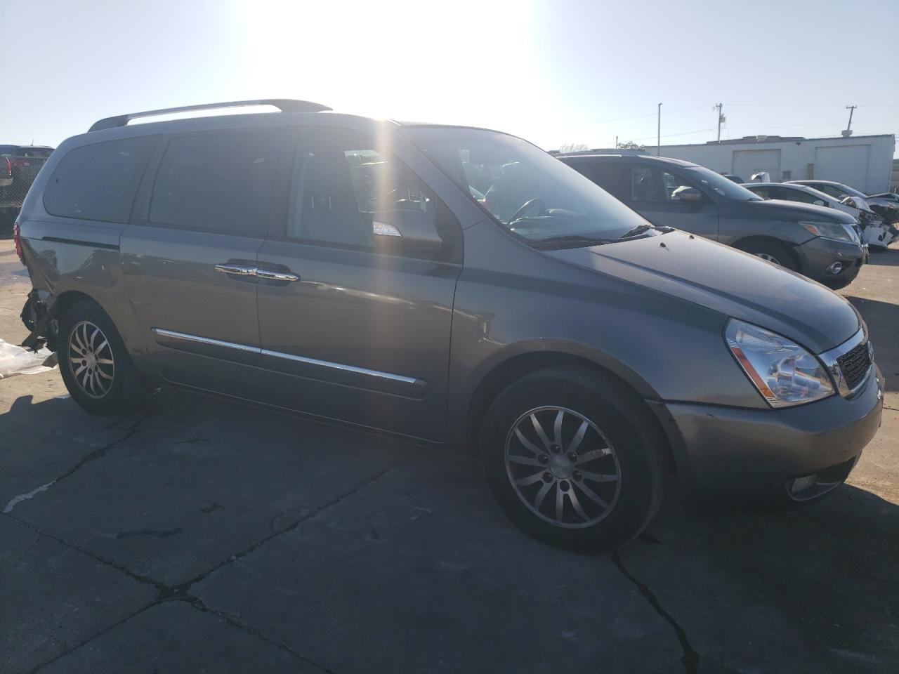 2012 Kia Sedona - Image 4