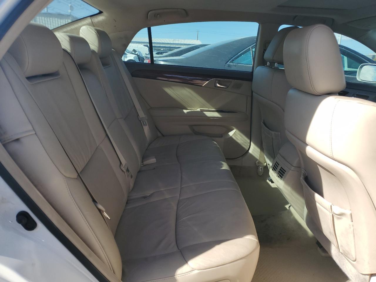 2009 Toyota Avalon - Image 10