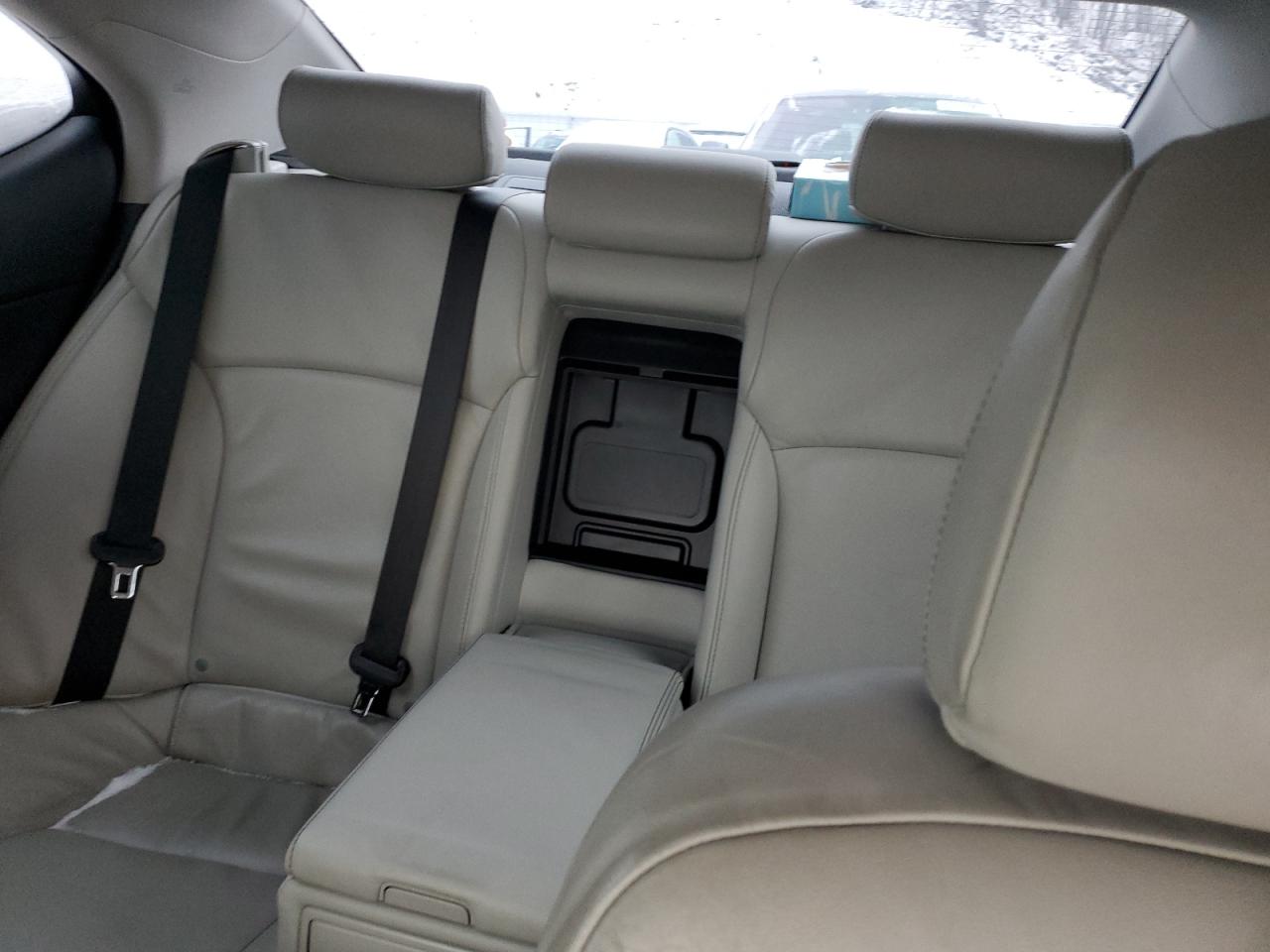 2010 Lexus IS - Image 10