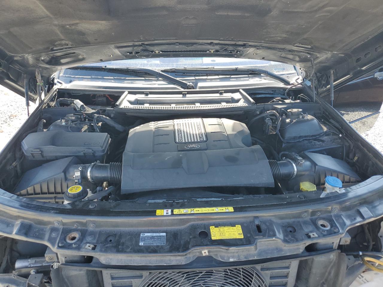 2011 Land Rover Range Rover - Image 12