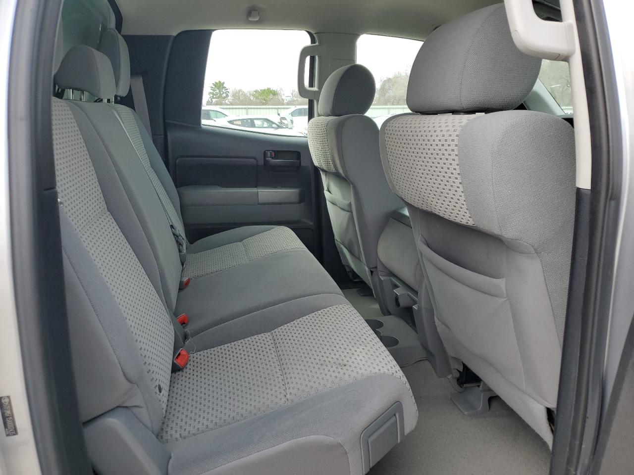 2010 Toyota Tundra - Image 11