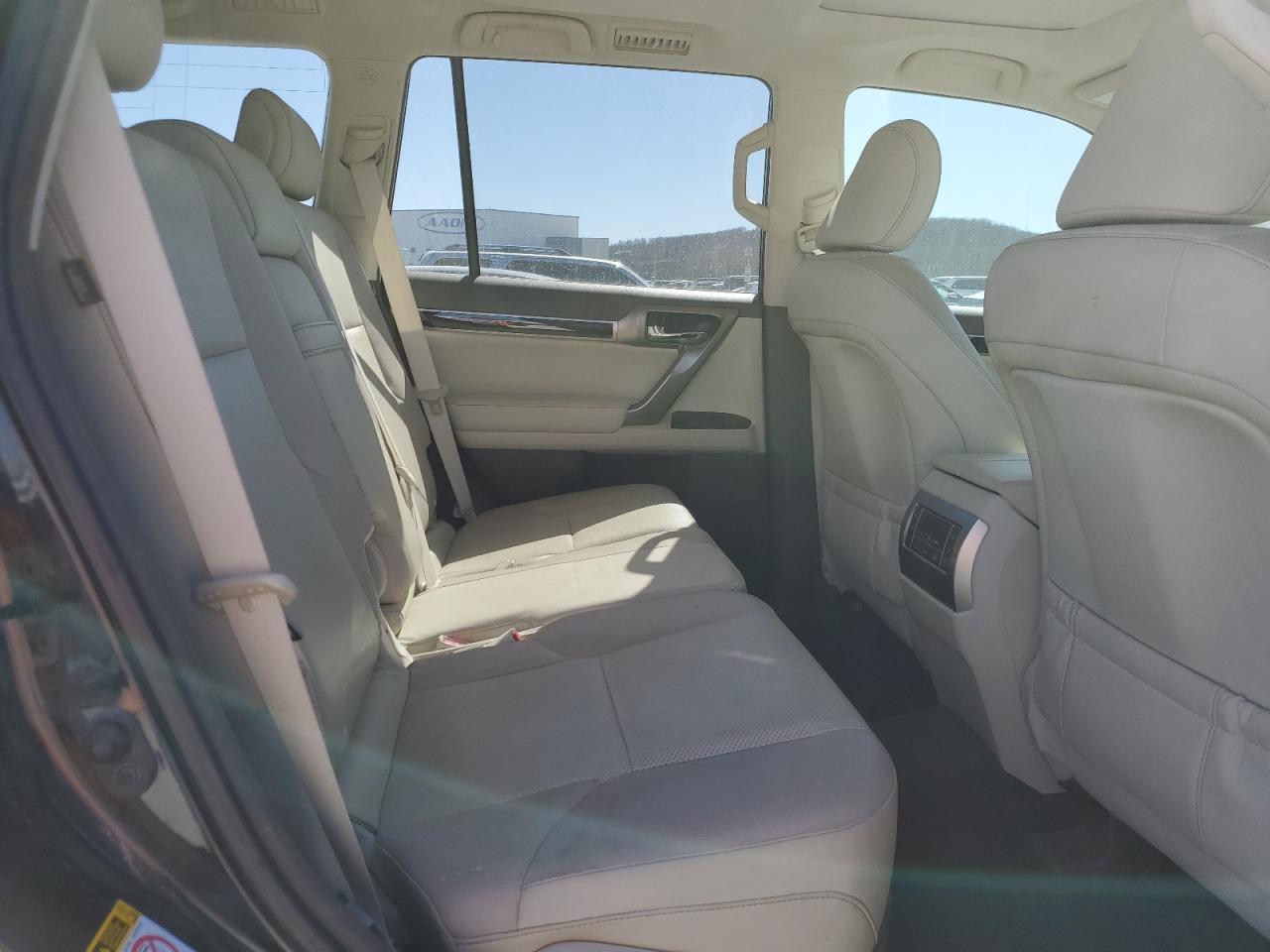 2019 Lexus GX - Image 11