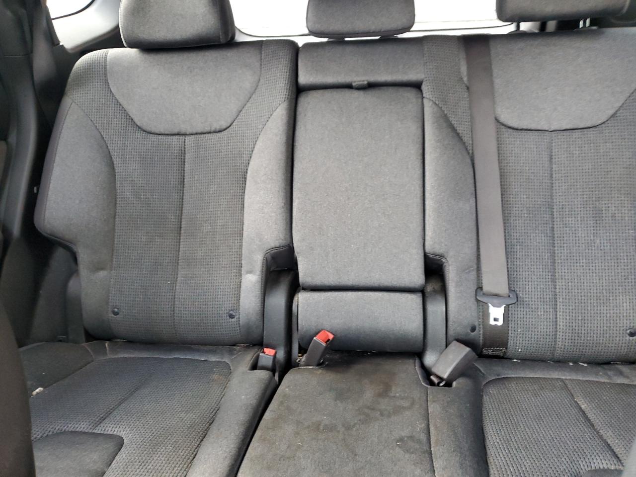 2019 Hyundai Santa Fe - Image 10