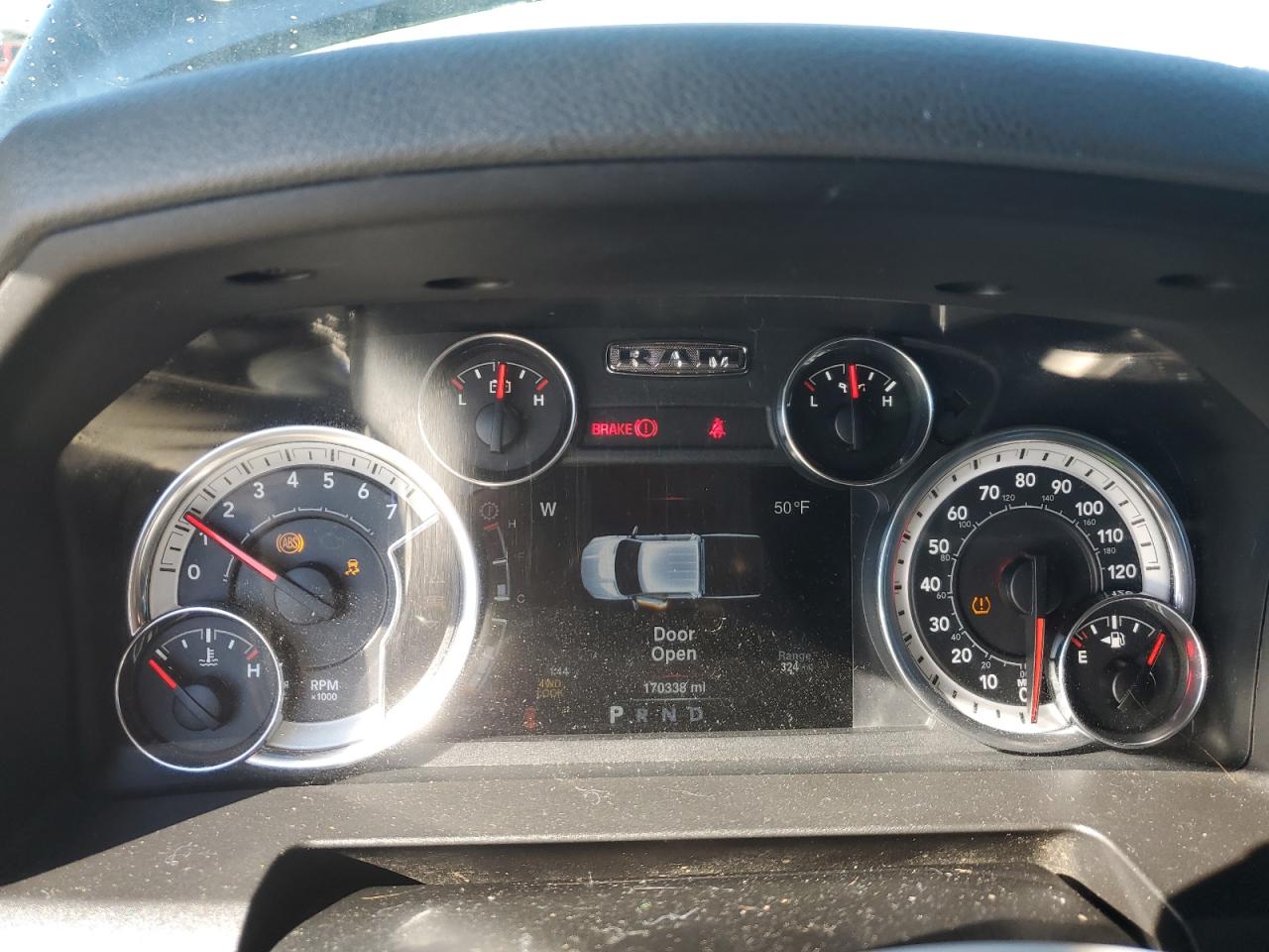 2013 RAM 1500 - Image 9