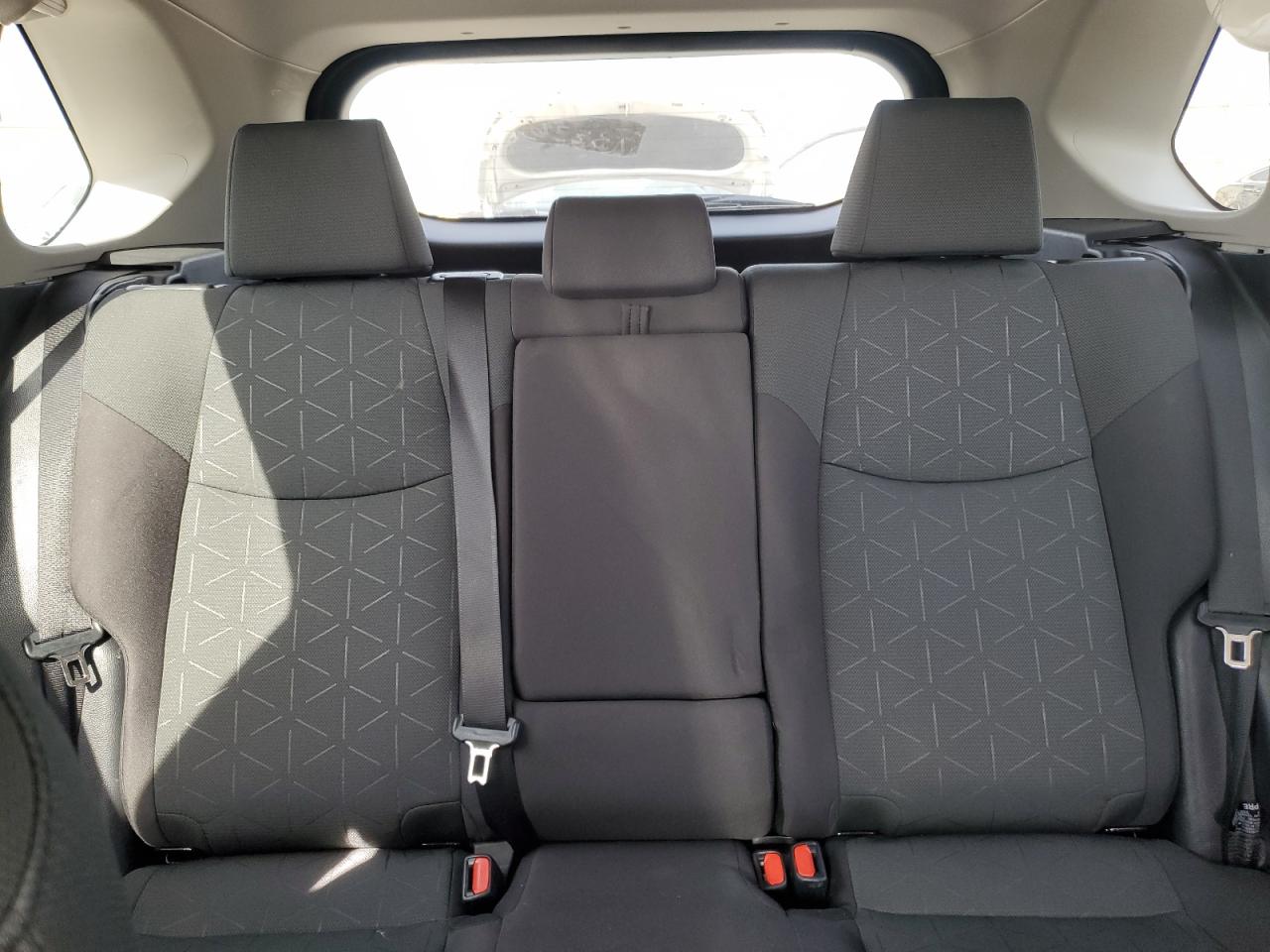 2024 Toyota RAV 4 - Image 10