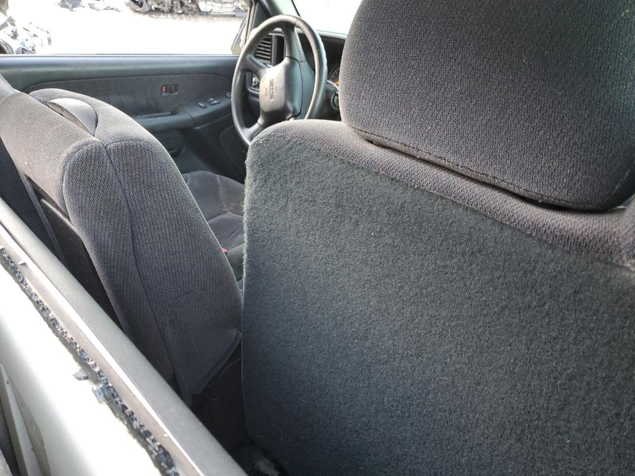 2000 GMC Sierra - Image 10