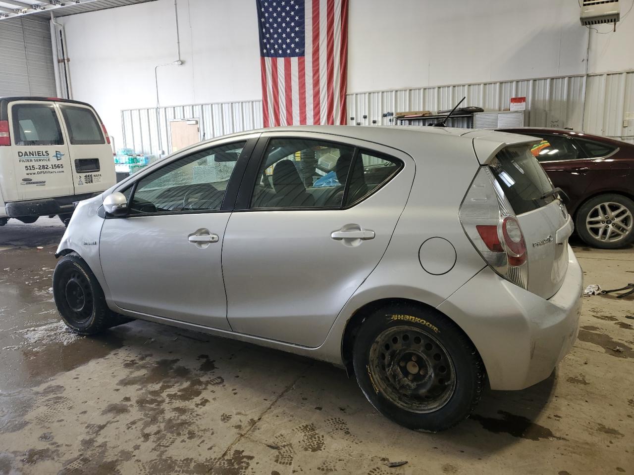 2014 Toyota Prius - Image 2