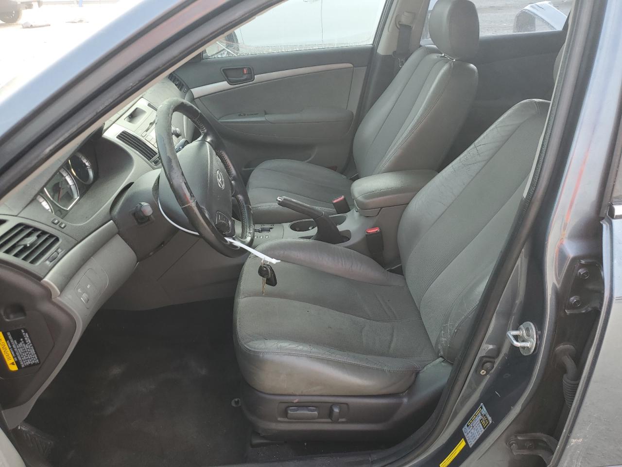 2009 Hyundai Sonata - Image 7