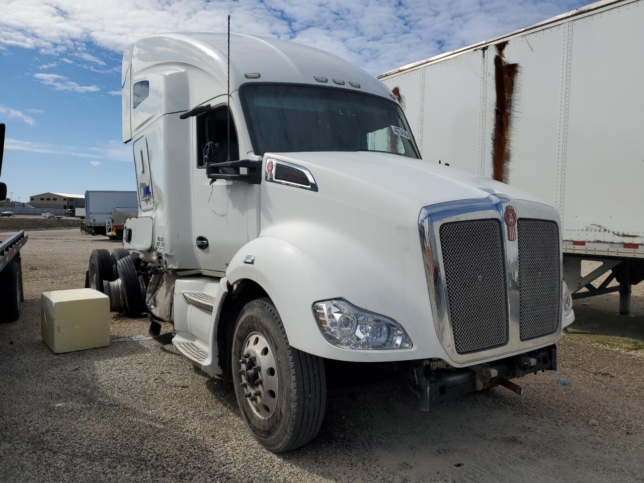 2015 Kenworth Construction T680 for Sale in Wilmer, TX - Side