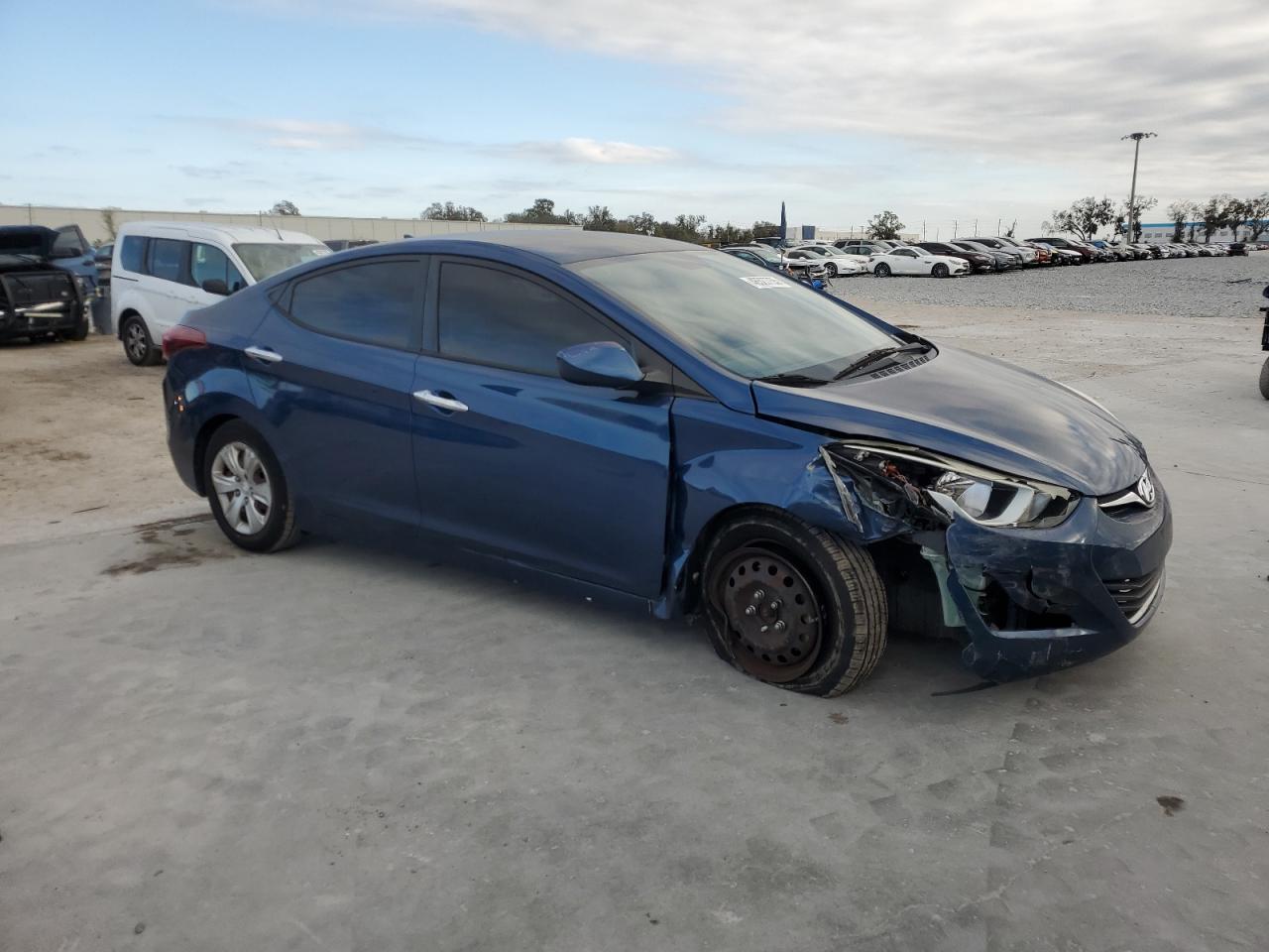 2016 Hyundai Elantra - Image 4