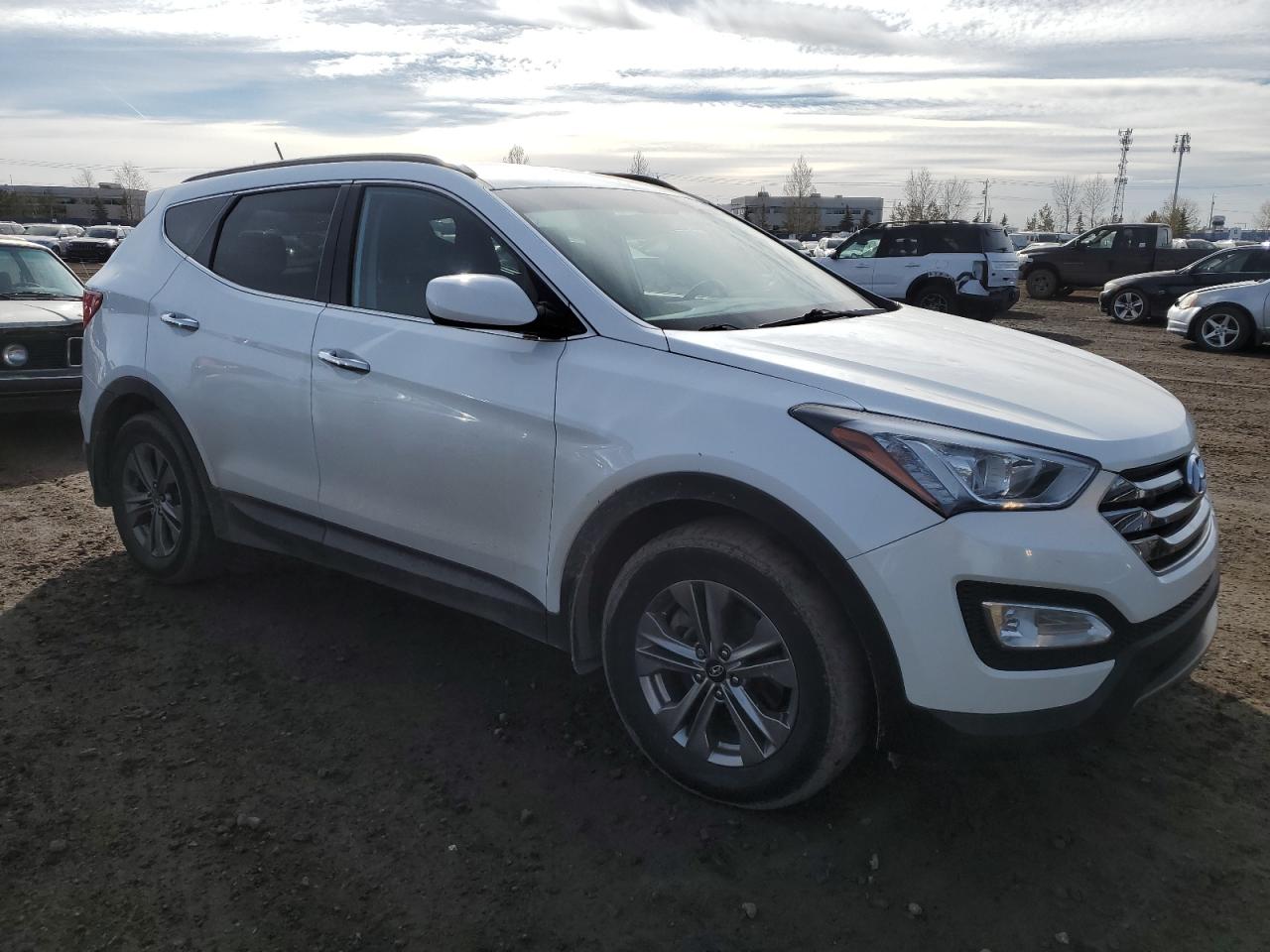 2016 Hyundai Santa Fe - Image 4