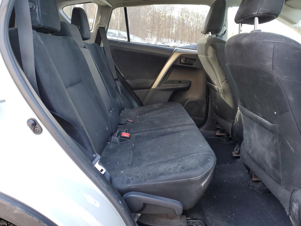 2015 Toyota RAV 4 - Image 11