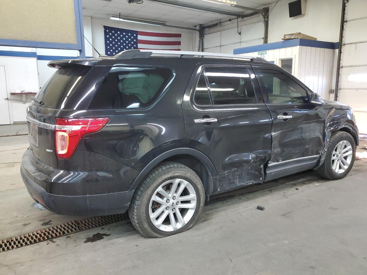 2015 Ford Explorer - Image 3