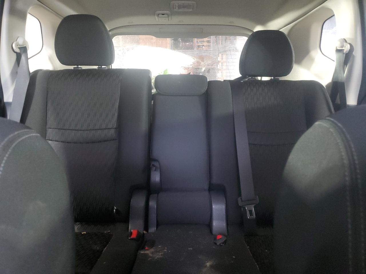 2018 Nissan Rogue - Image 10