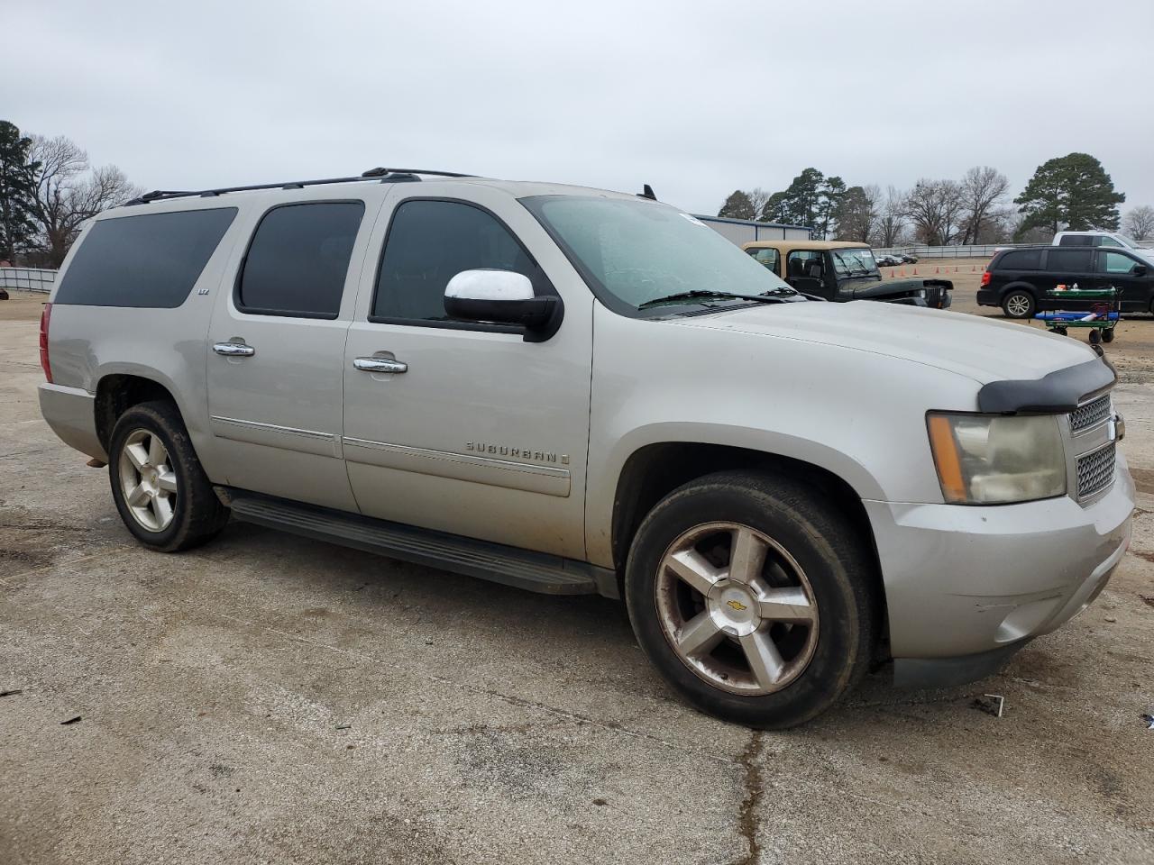 2009 Chevrolet Suburban - Image 4