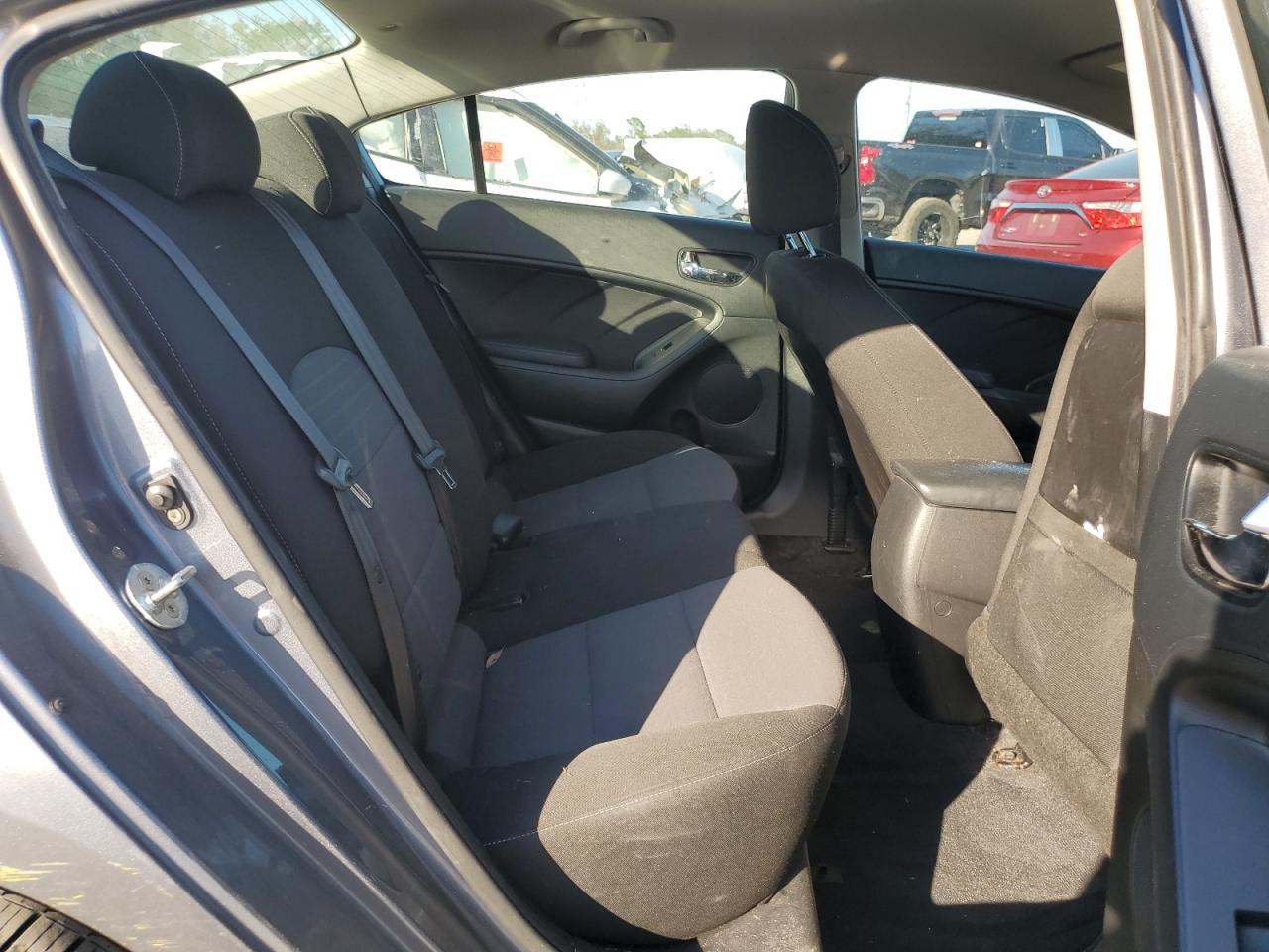 2017 Kia Forte - Image 10
