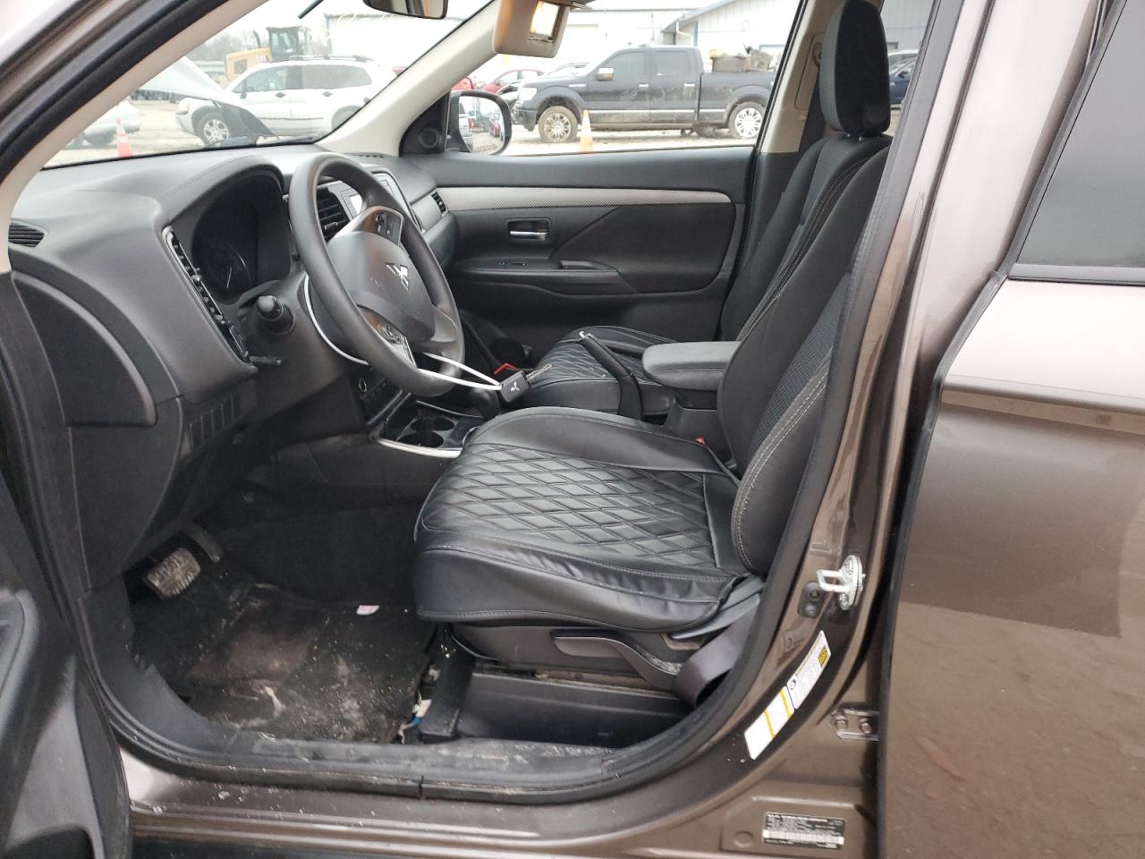 2018 Mitsubishi Outlander - Image 7