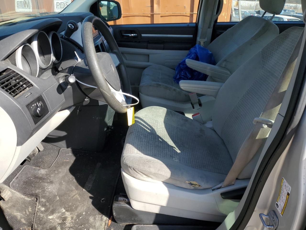 2010 Dodge Caravan - Image 7