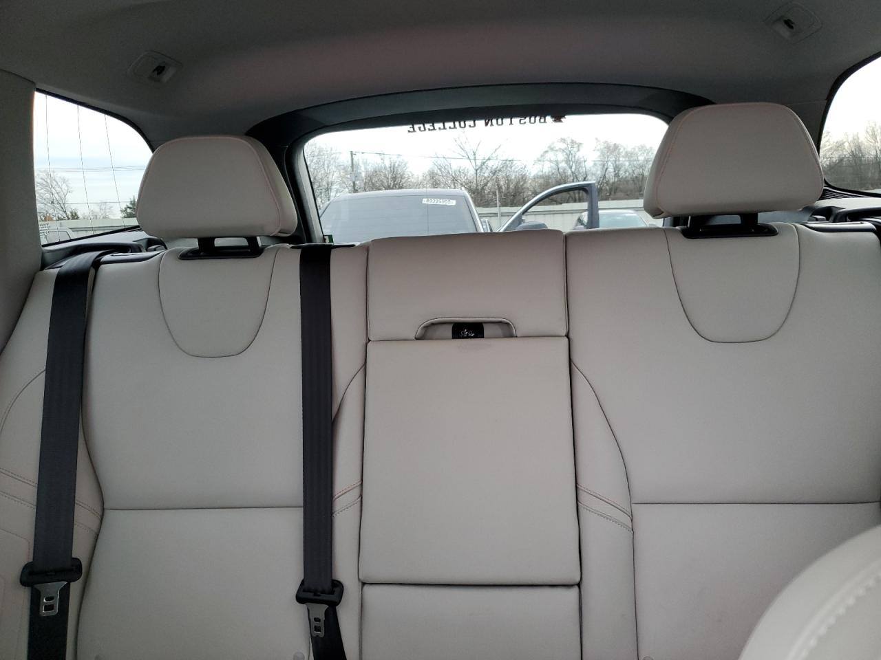 2015 Volvo XC60 - Image 10