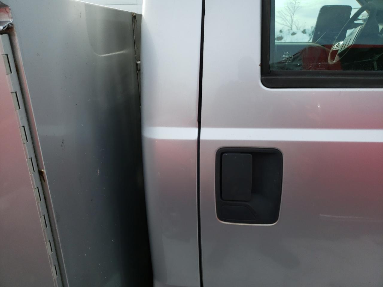 2011 Ford F350 - Image 10