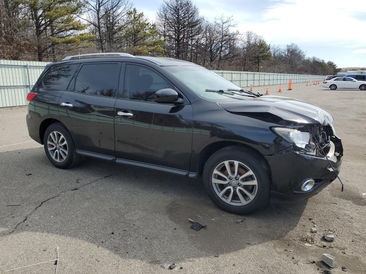 2015 Nissan Pathfinder - Image 4
