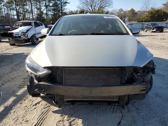  HYUNDAI ELANTRA 2018 Srebrny