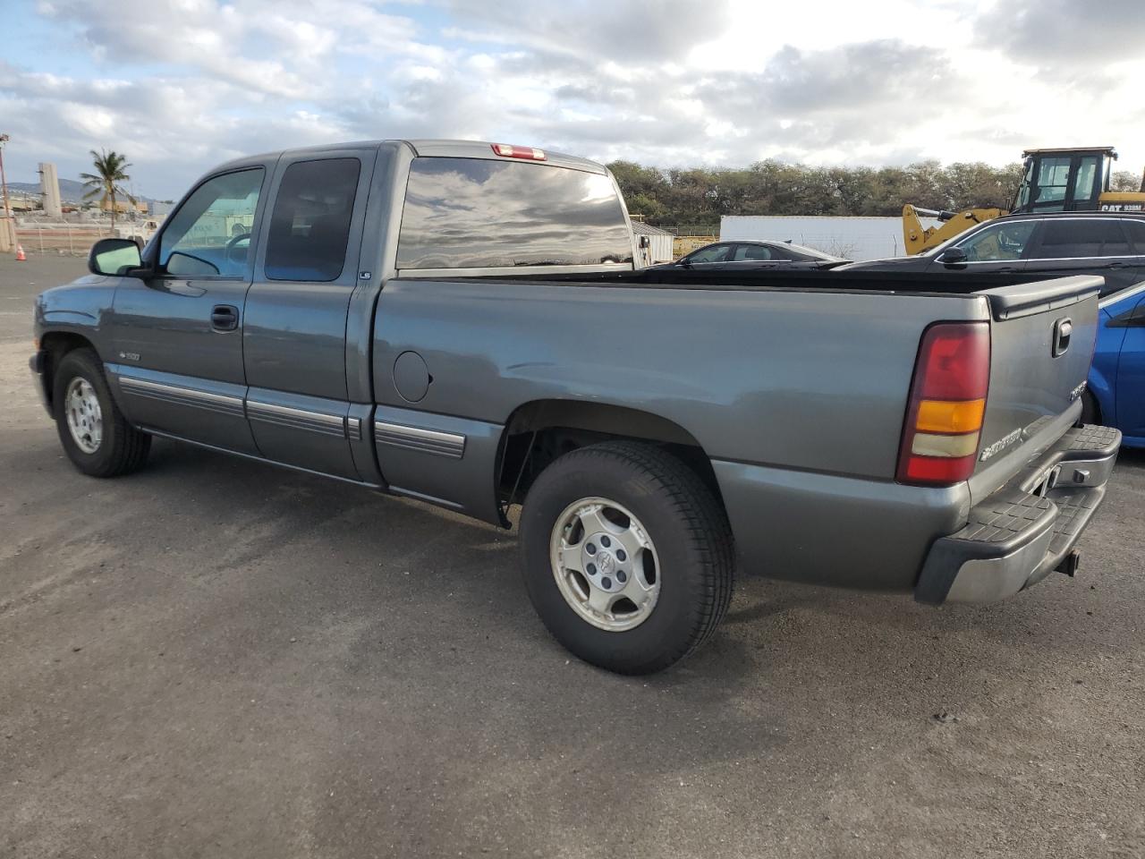 2001 Chevrolet Silverado - Image 2