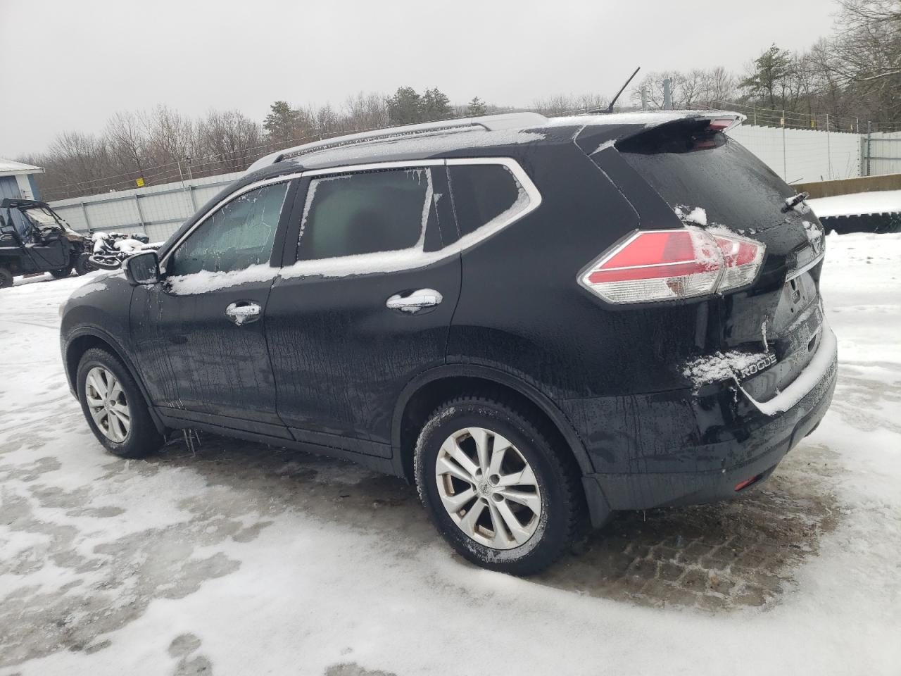 2015 Nissan Rogue - Image 2