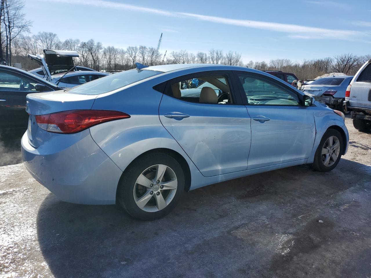 2011 Hyundai Elantra - Image 3